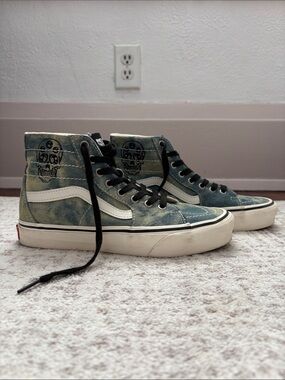 Vans Hi-Top Sneakers with Skull Graphic - Teal, White, Black